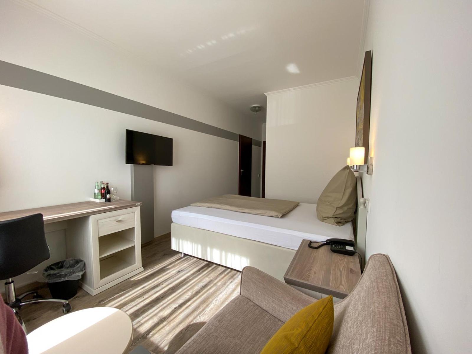 Hotel Angerland Garni Ratingen Buitenkant foto